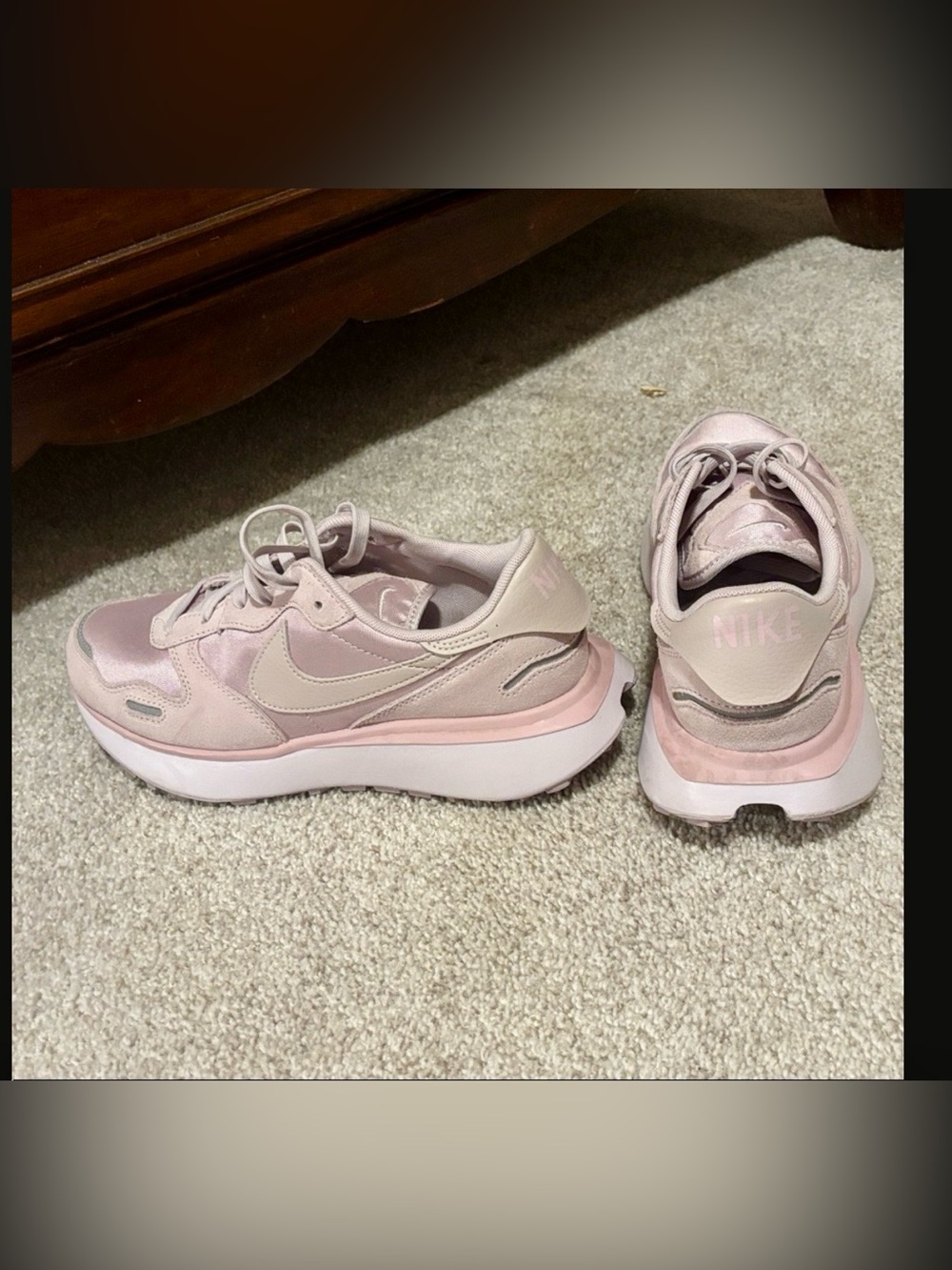 Nike sz 8.5 Mauve Sneakers pink suede trim barbiecore athleisure loungewear